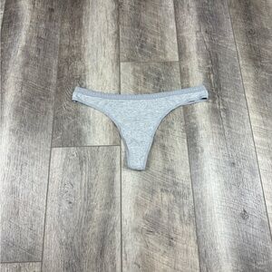 VS‎ Grey Thong